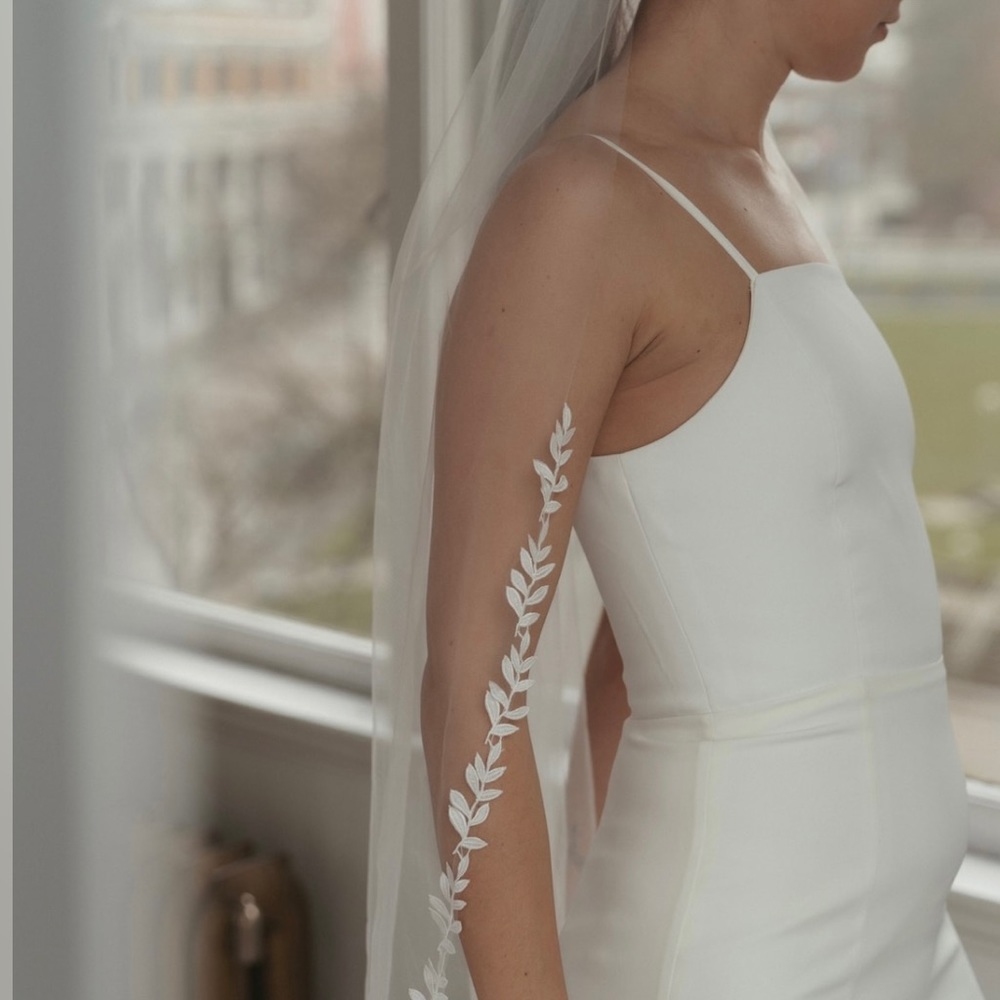 NWOT Ivy Leaf Veil